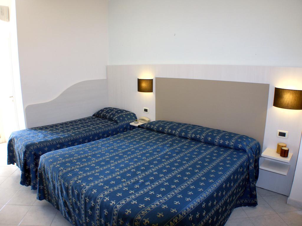 Hotel Europa Park Lido di Spina Extérieur photo