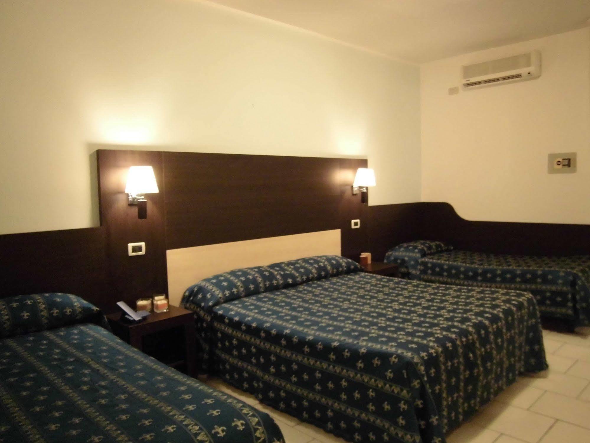 Hotel Europa Park Lido di Spina Extérieur photo
