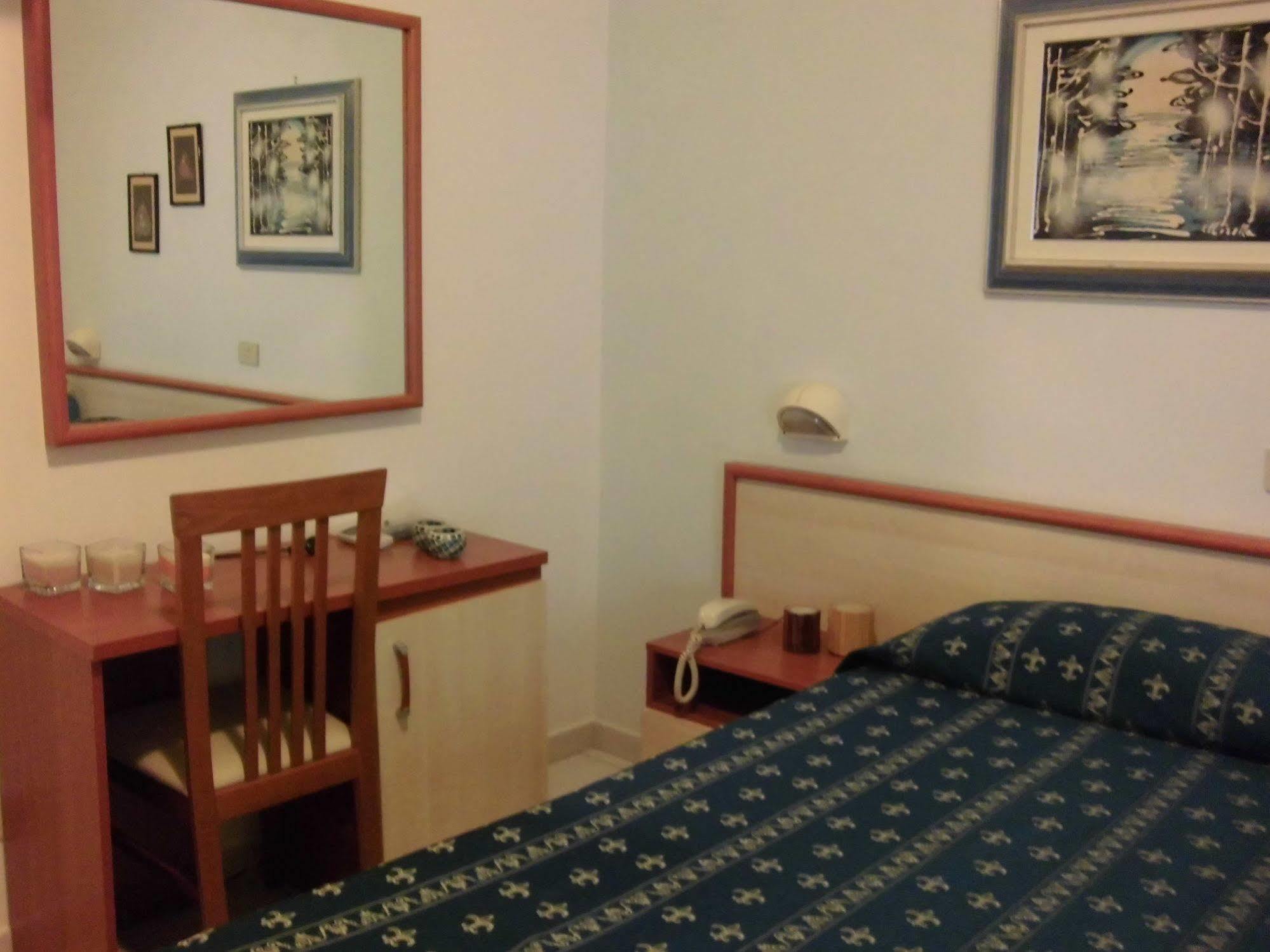 Hotel Europa Park Lido di Spina Extérieur photo