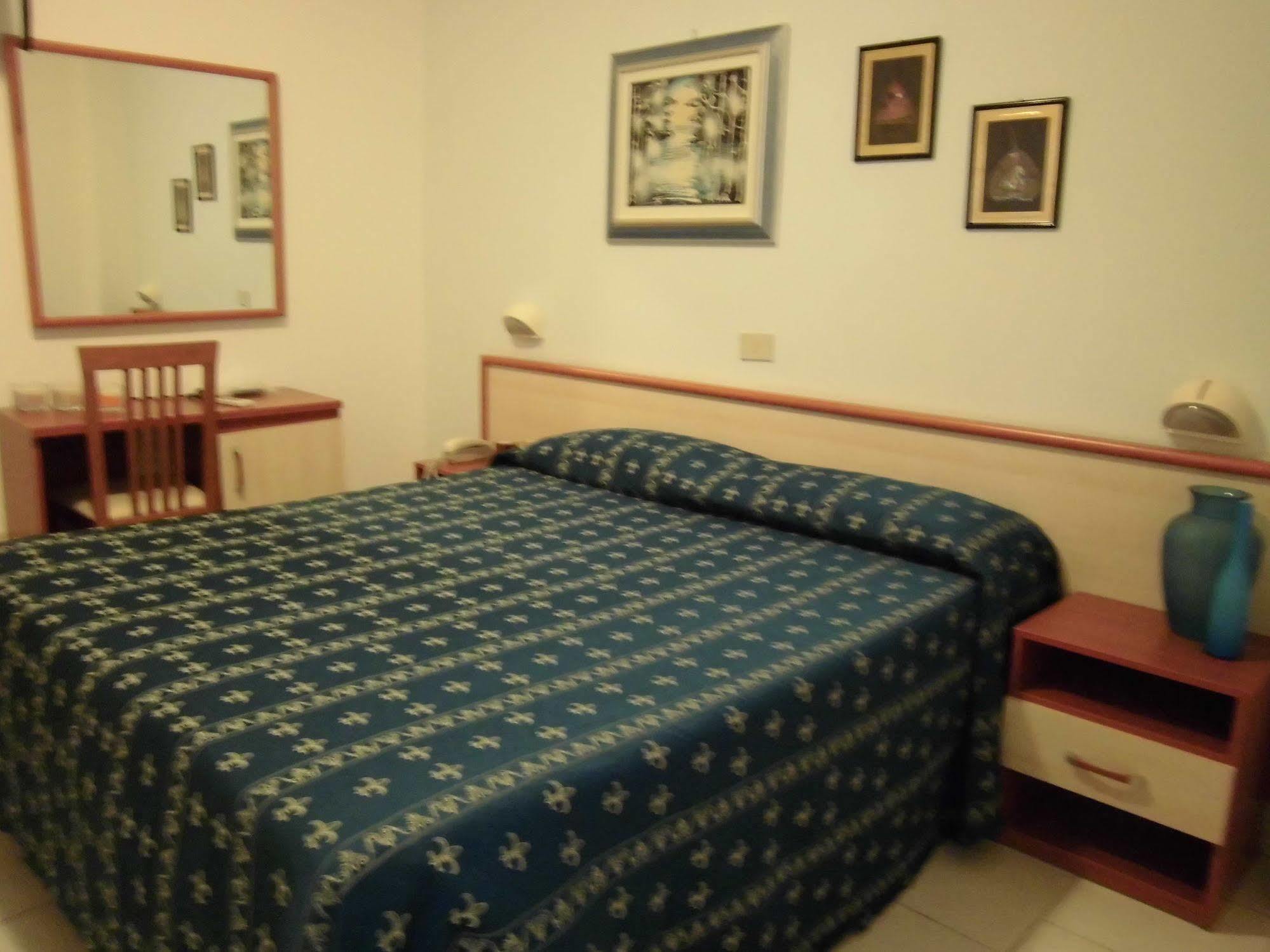 Hotel Europa Park Lido di Spina Extérieur photo