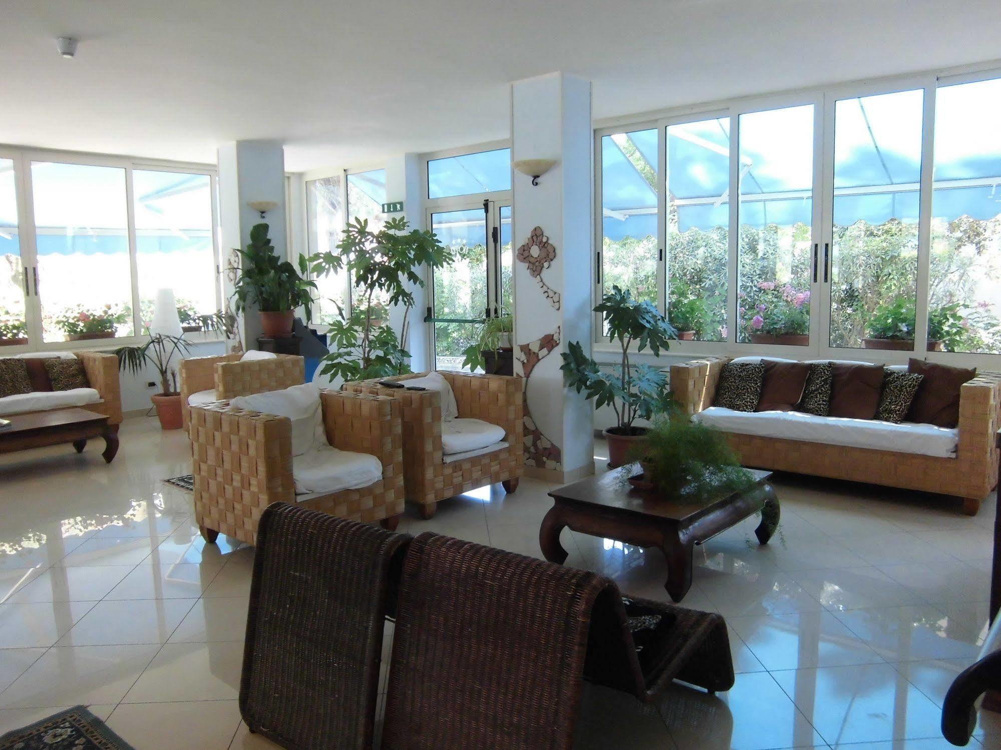 Hotel Europa Park Lido di Spina Extérieur photo